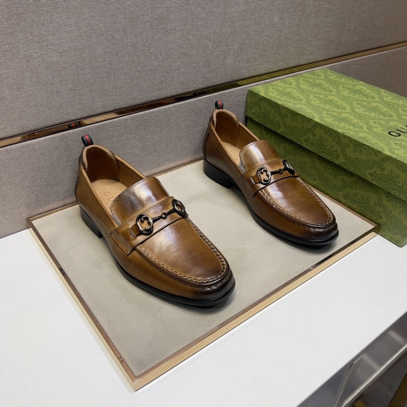 G*u*i leather shoes